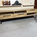 Tv-meubel, recycled teak, zwart onderstel